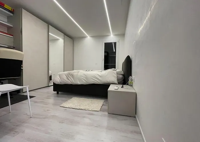 La Violetta Montemerlo Apartment