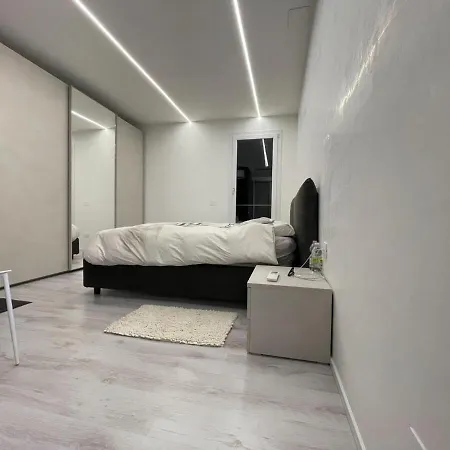 La Violetta Montemerlo Apartment